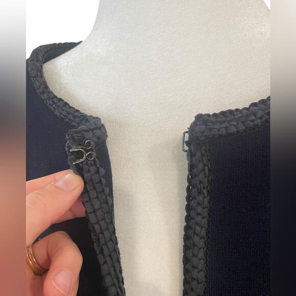 St. John Navy Blue Wool Blend Fringe 3/4 Sleeve Blazer Jacket- EUC- Size‎ 10 - Picture 3 of 11